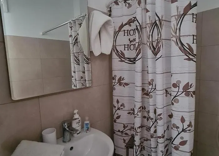 בית הארחה Bellos טולון